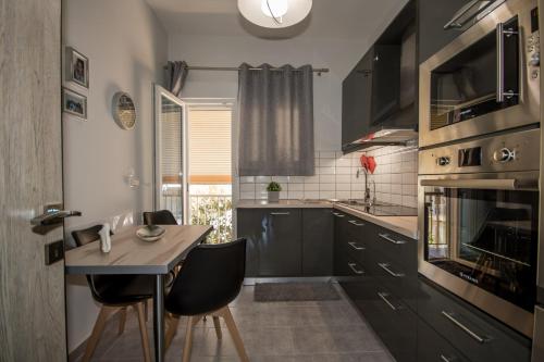 Lia's Center Apartment