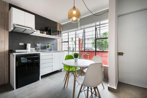 Köök või kööginurk majutusasutuses JUUB Colorful, Studio in New Polanco District (R1)