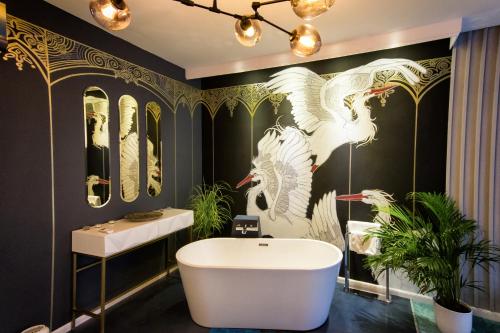 Un baño de Rabbit Hole