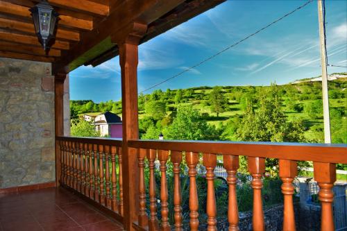 una vista desde el balcón de una casa en La Cabada, en Ortiguero