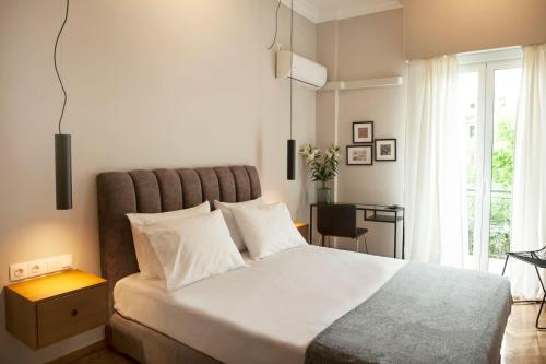 Chic & Comfortable Central Apart, close to National Archeological Museum!