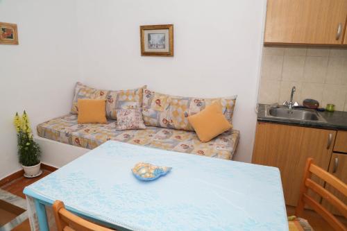 Gallery image of Tony's Rooms in Alinda