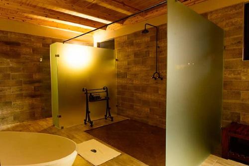 Koupelna v ubytování Callies Game Lodge Safaris