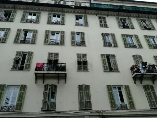 CASA REINE JEANNE- ideal groups & family -CENTRAL near train station - PARKING - New&CONFORT-AC photo 37