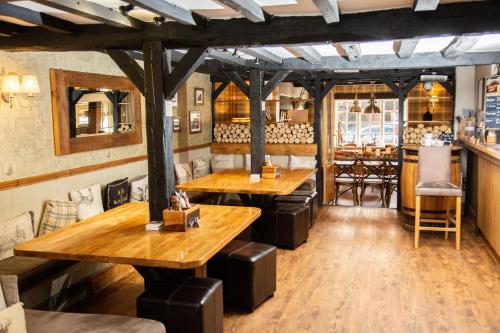 Restaurant o un lloc per menjar a Crown Inn
