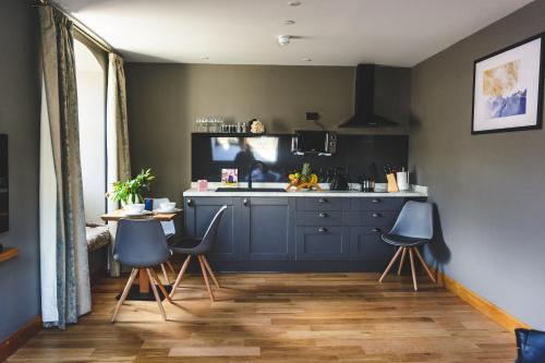 Dapur atau dapur kecil di MONO Suites Old Town