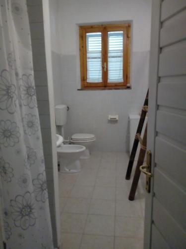 Bilik mandi di Agriturismo Baratti