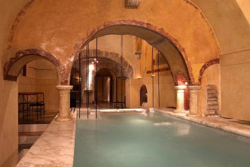 สระว่ายน้ำที่อยู่ใกล้ ๆ หรือใน Residenze Gregoriane - Residenza d'Epoca