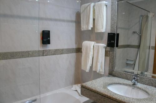 Phòng tắm tại Hotel Horta
