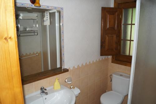 Vonios kambarys apgyvendinimo įstaigoje Casa Rural Leonor