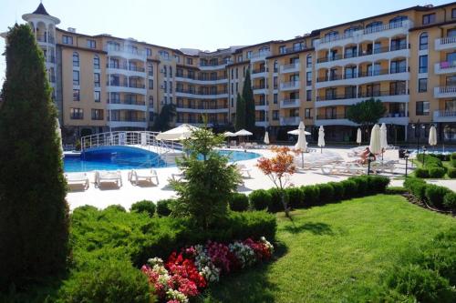 Πισίνα στο ή κοντά στο Apartment 32 Royal Sun