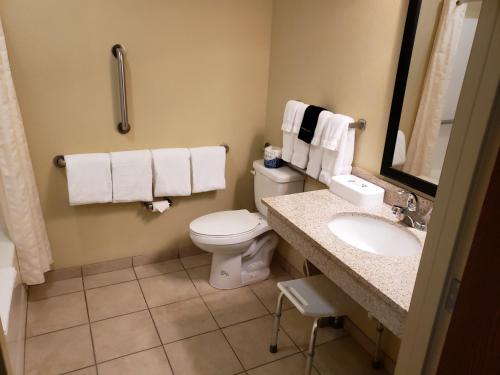 Cobblestone Inn & Suites - Holyoke – Photos 4
