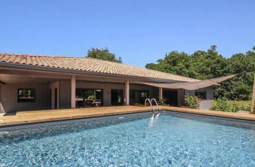 Kolam renang di atau dekat dengan Villa Maya Uma