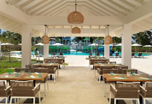 
Un restaurante o sitio para comer en Meliá Caribe Beach Resort-All Inclusive
