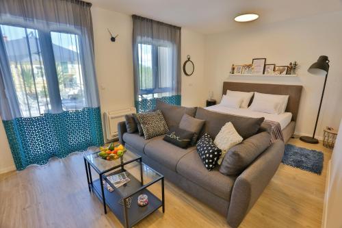 Luxury Urban Villa Apartments With Jacuzzi