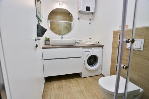 Luxury Urban Villa Apartments With Jacuzzi