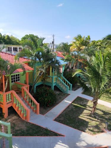 Sunshine View Hotel and Restaurantにある庭