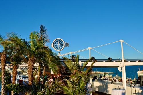 Ein Restaurant oder anderes Speiselokal in der Unterkunft Hotel MiM Sitges & Spa 