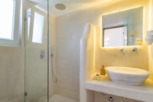 Un baño de Vincenzo Family Rooms