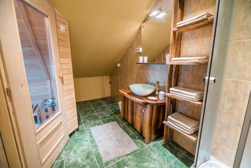 Un baño de Apartment with Sauna pr' Geči