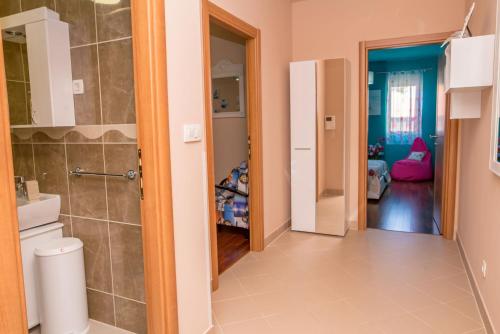 Ένα μπάνιο στο Blue sea apartment