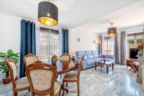Beachfront Townhouse Beatriz by Rafleys, Fuengirola – Updated ...