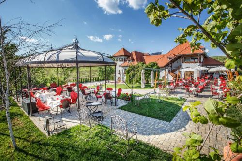 Dārzs pie naktsmītnes Casa Timiș - Wellness & Spa Resort