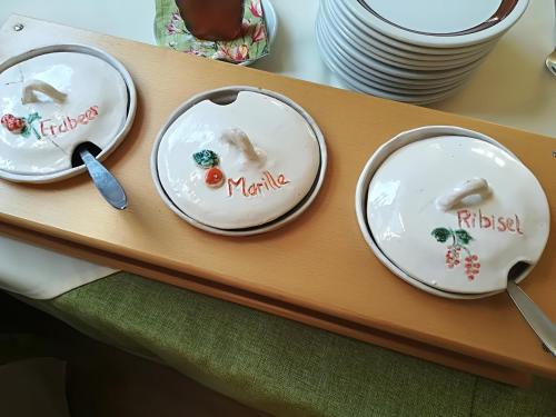 Jídlo v hotelu nebo okolí