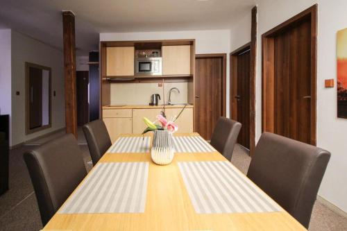 Η κουζίνα ή μικρή κουζίνα στο Tatragolf Apartment B407