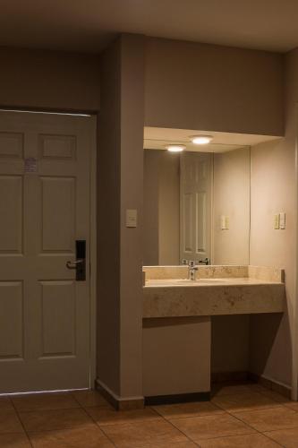 Un baño de BONITTO INN® Tampico Lomas