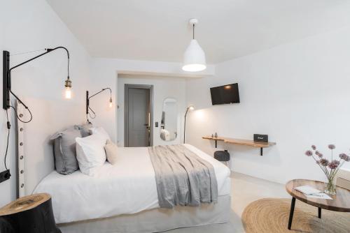 Gallery image of Chora Kythnos Suites adults only in Kithnos