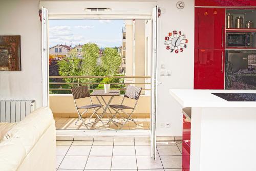 Balkón nebo terasa v ubytování Appart'cosy Lyon Est