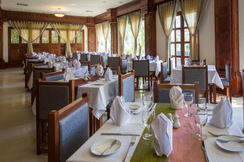 Restaurace v ubytování Empress Residence Resort and Spa