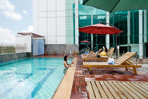 ブバネーシュワルにあるHotel Sandy's Towerの一団