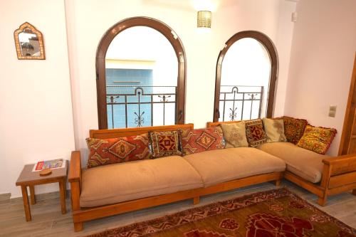 Χώρος καθιστικού στο Kasbah Shirin