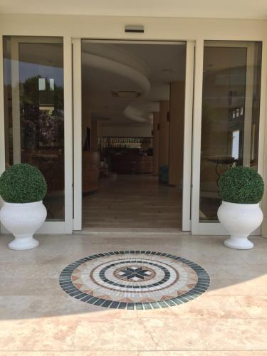 Gallery image of Hotel La Rosa in Cattolica