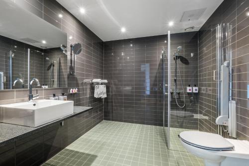 Quality Hotel Pondにあるバスルーム