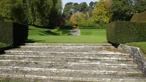 Un jardín fuera de Dartington Hall