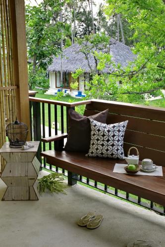 Bangsak Village - Adults Only - SHA Extra Plusにある庭