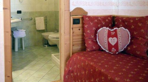 Koupelna v ubytování Hotel Garnì Salvanel