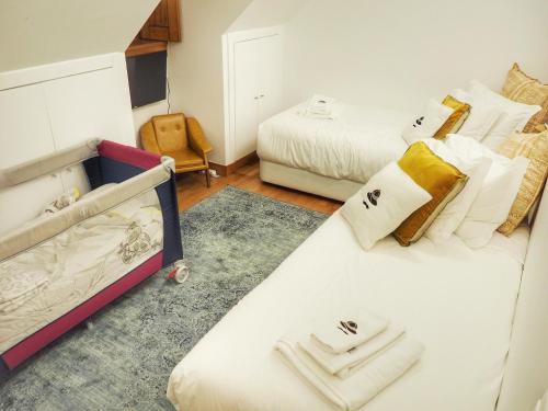 The Explorers Home - Sunny Stylish Family-Friendly Apartment