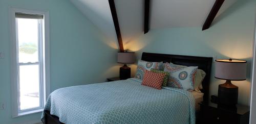 Una cama o camas en una habitación de Ocean Paradise
