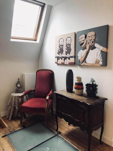 Ein Sitzbereich in der Unterkunft Château d'Ardrée