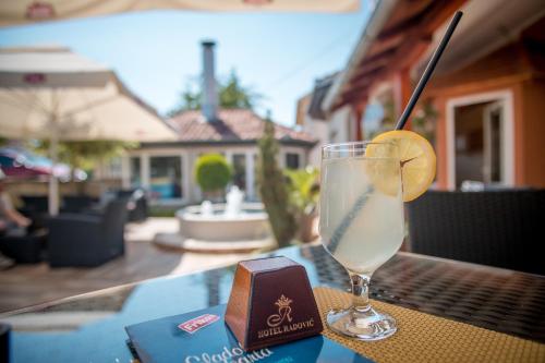 Nápoje v ubytování Garni Hotel Radović