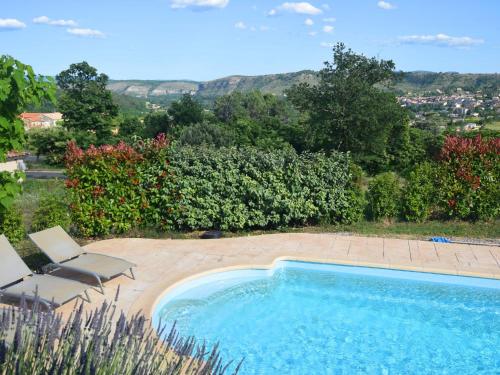 Impressive villa overlooking the hill – Photos 2