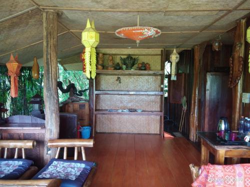 Baan Suan Jantra Home Stayにあるシーティングエリア