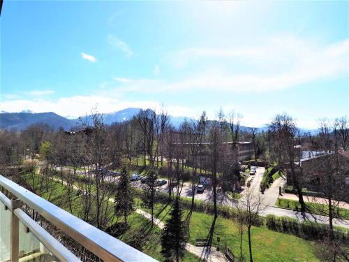a view of a park with mountains in the background at VIP Apartamenty Stara Polana 2 in Zakopane