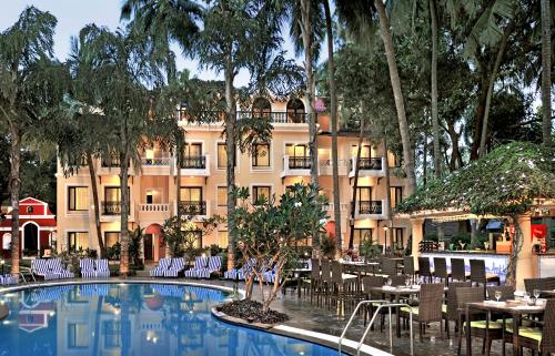 Bazén v ubytování Park Inn by Radisson Goa Candolim nebo v jeho okolí