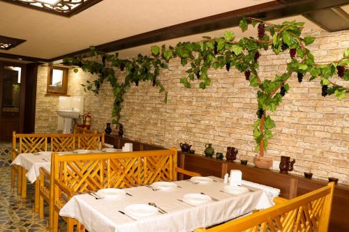 Εστιατόριο ή άλλο μέρος για φαγητό στο Margiana