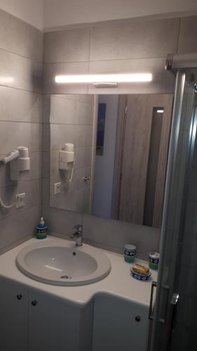 Φωτογραφία από το άλμπουμ του Isidoros Apartments σε Galanádhon
